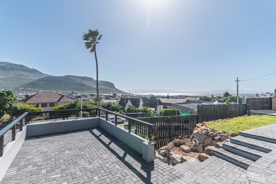 4 Bedroom Property for Sale in Fish Hoek Western Cape